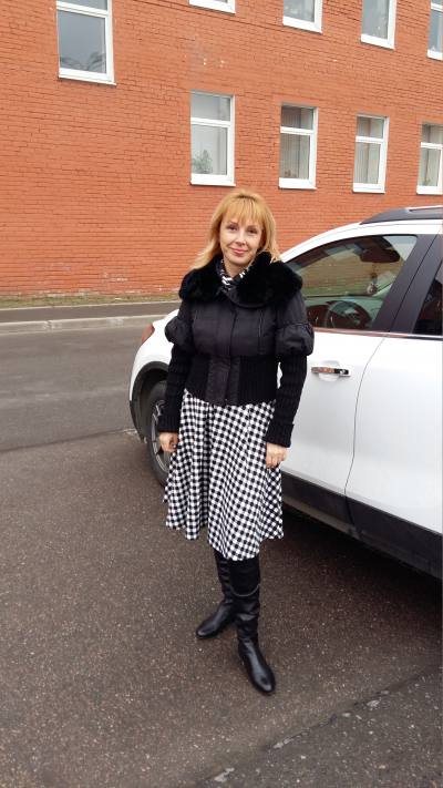 Elena 60 ans Санкт-Петербург Russie