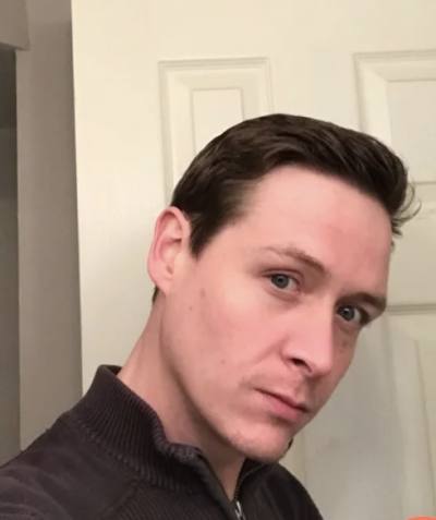 Trent 33 ans Toronto  Canada