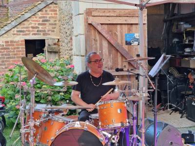 Stephane 58 лет Neuvy-le-roi Франция