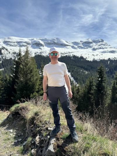 Eric 61 ans Oyonnax France
