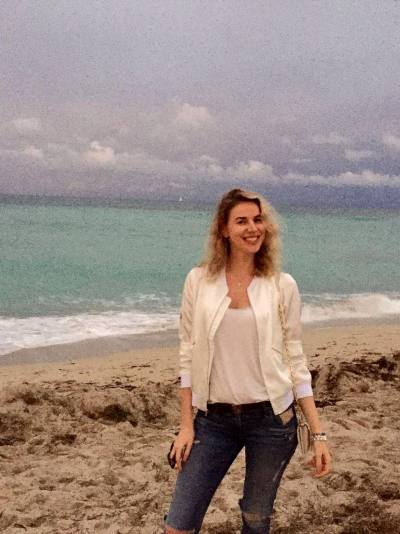 Anastasia 37 ans Bucharest Roumanie