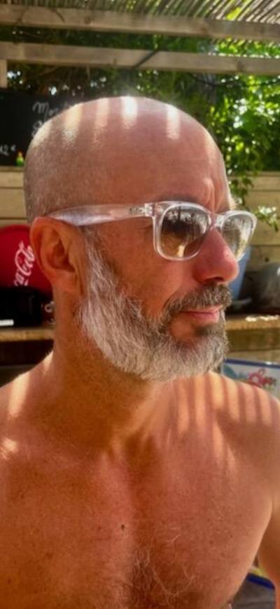 Daniel 49 лет Pietrosella Франция