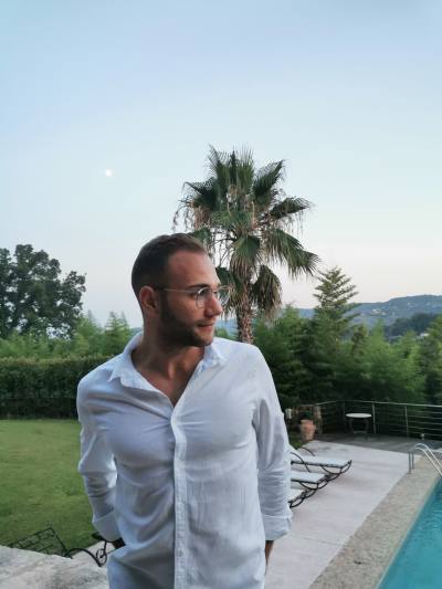 Marc 32 лет Cannes Франция