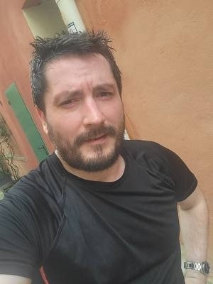 Geoffrey 34 лет Paris Франция