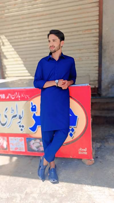 Kamran 21 лет Gujranwala Pakistan