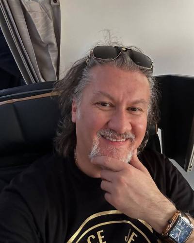 Frederic  71 ans Woman Royaume-Uni