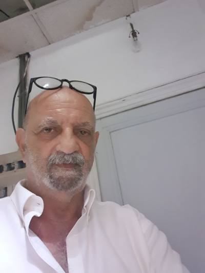 Georges 67 лет Marseille  Франция