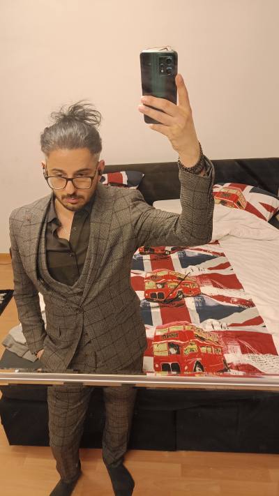 Emad 32 лет  Швейцария