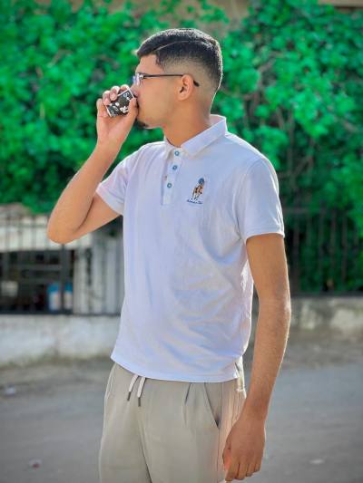 Abdou 22 лет  Алжир