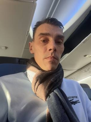Mickael 44 ans Agen France