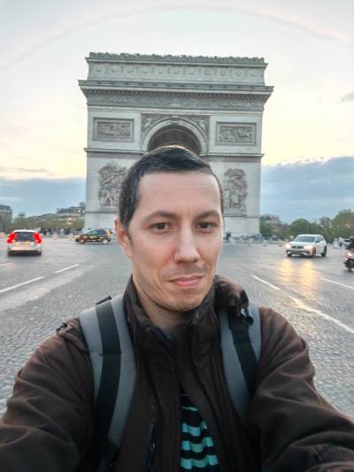 Frédéric 40 лет Moirans  Франция