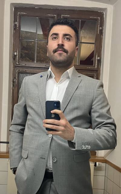 Ahmad 27 лет  Германия