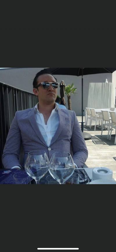Alex 36 ans Herstal Belgique