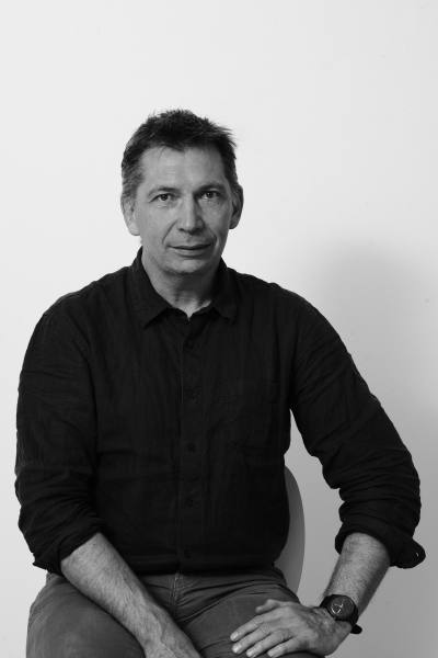 Oli 56 лет Lausanne Швейцария