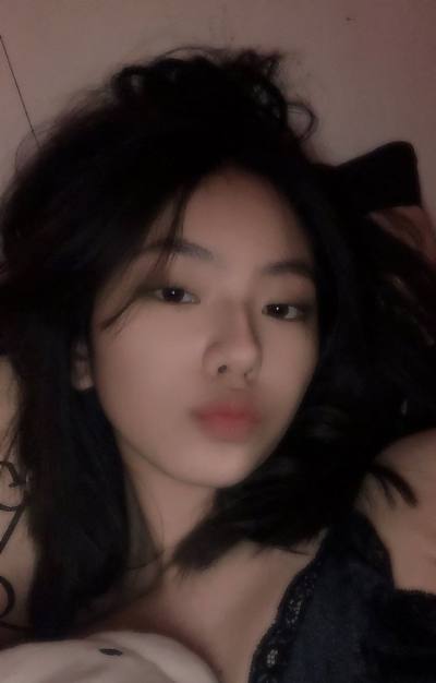 Алина 23 ans алматы Kazakhstan