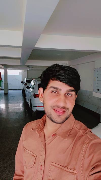 MOHIT 28 ans Faridabad  Inde