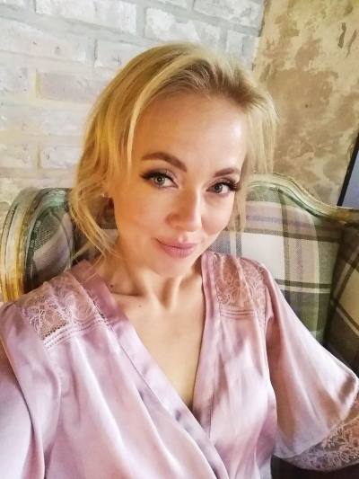 Vicky 42 ans Poltava Ukraine