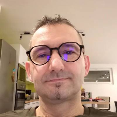 Denis 52 лет Bogny Sur Meuse Франция