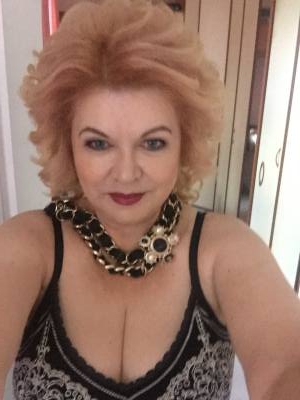 Lora 67 ans Moscow Russie