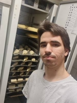 Sylvain 30 лет Fours Франция