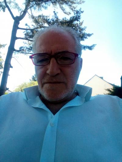 Dario 58 ans Sont Niklaas Belgique