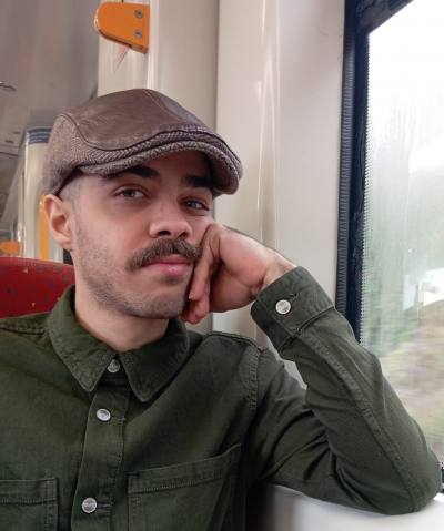 Victor 25 лет Aveiro Португалия