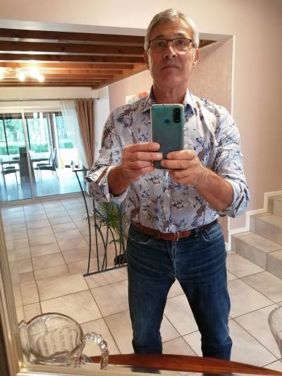 Pierre 67 ans Dijon France