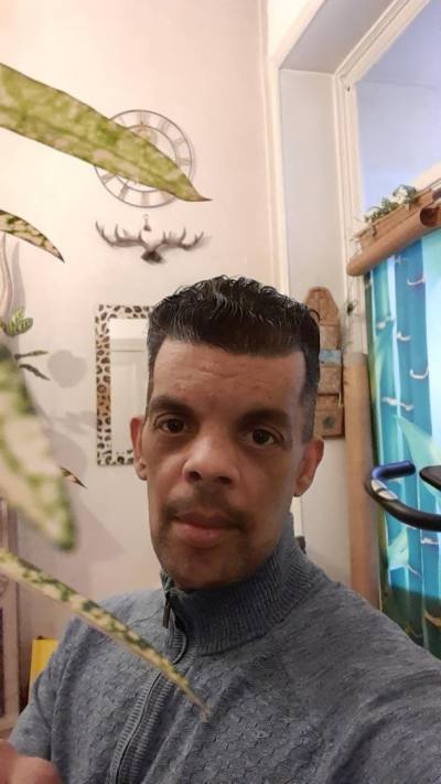 Gilles 49 ans Mons Belgique