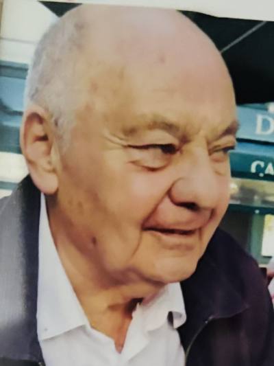 Pierre 55 лет Rouen Франция