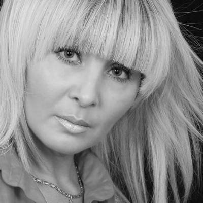 Larisa 56 ans Санкт-Петербург Russie