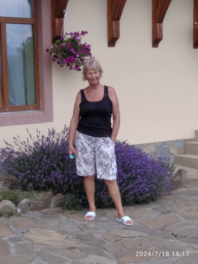 Svetlana 72 ans Kyev Ukraine