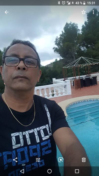 Ben 58 ans Arles France