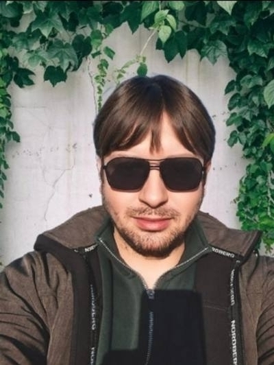 Julian 37 лет London  Великобритания