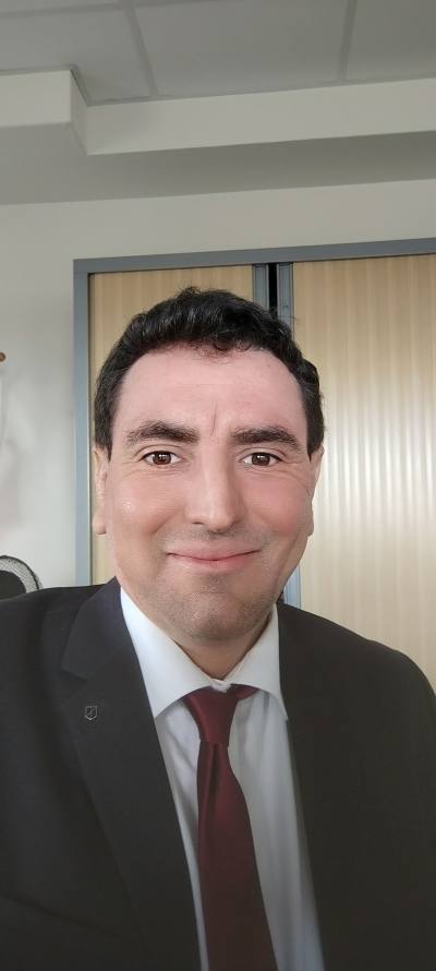 Johnny 44 лет Clermont-ferrand Франция
