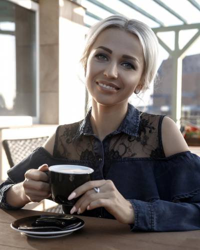 Julia 37 ans Краснодар Russie