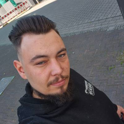 Sven 26 лет Hagen Германия