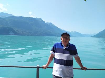 Adam 54 лет Neuchatel Швейцария