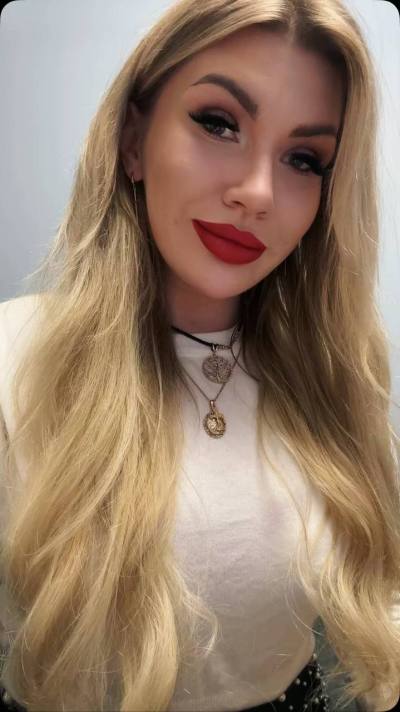 Карина 31 ans Львов Ukraine