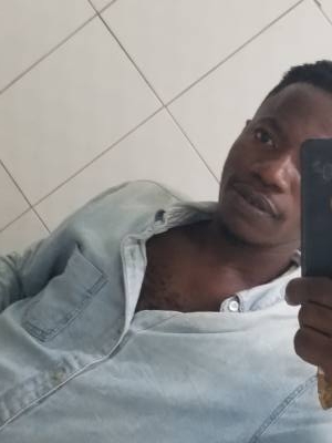 Amen 33 лет Went Франц. Гвинея