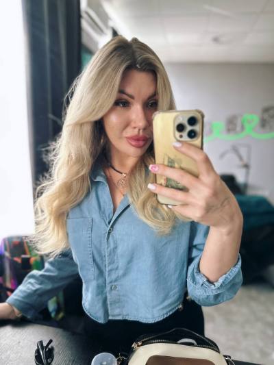 Карина 31 ans Львов Ukraine