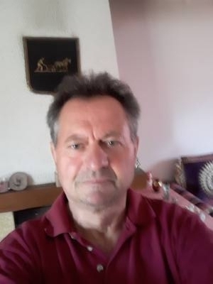 Yves 60 лет Avermes  Франция
