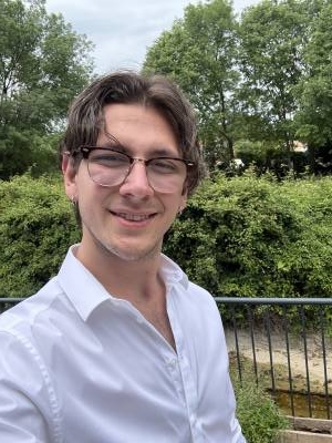 Florian 23 лет Beziers  Франция