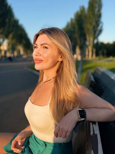 Карина 31 ans Львов Ukraine
