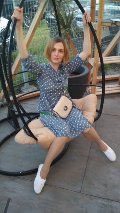 Anna 36 ans Kolpino Russie