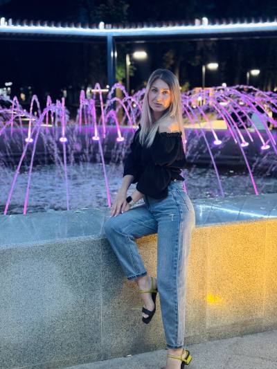 Olena 38 years Kharkov Ukraine