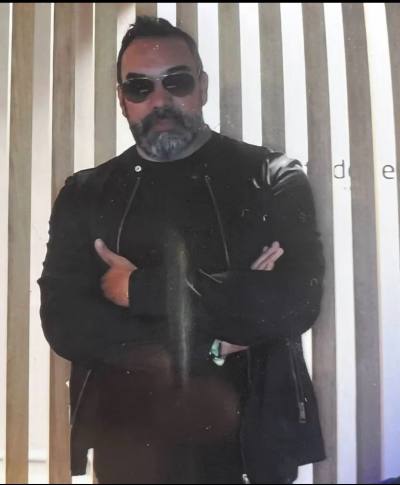 Farid 57 лет Montfermeil Франция