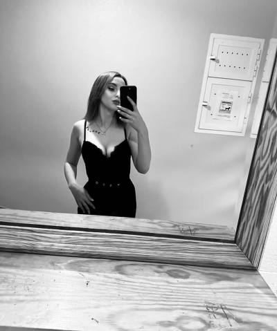 марина 21 ans Киев Ukraine