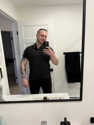 Alexandre 29 лет Longueuil Канада