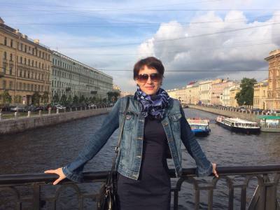 Elena 52 ans Saint Petersburg Russie