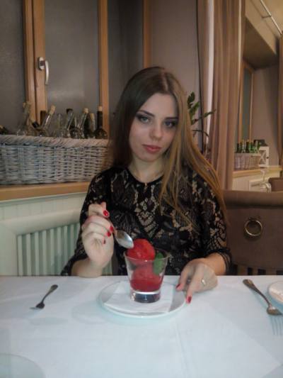 Victoria 30 ans Mogilev Biélorussie